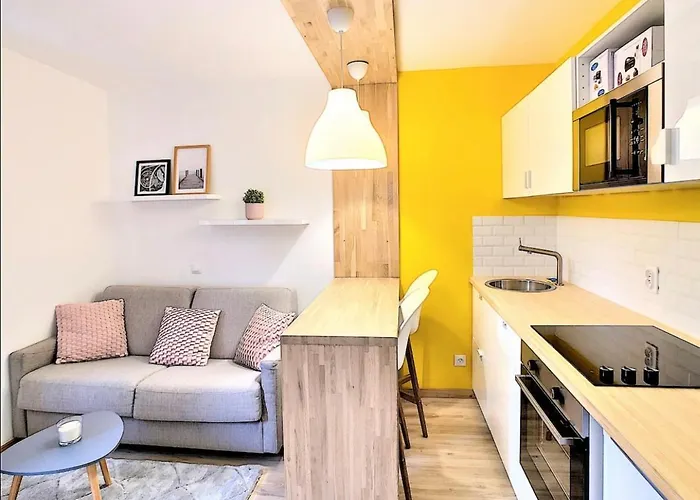 Centre Saint-Gervais studio Jaune moderne proche télécabine 2 pers